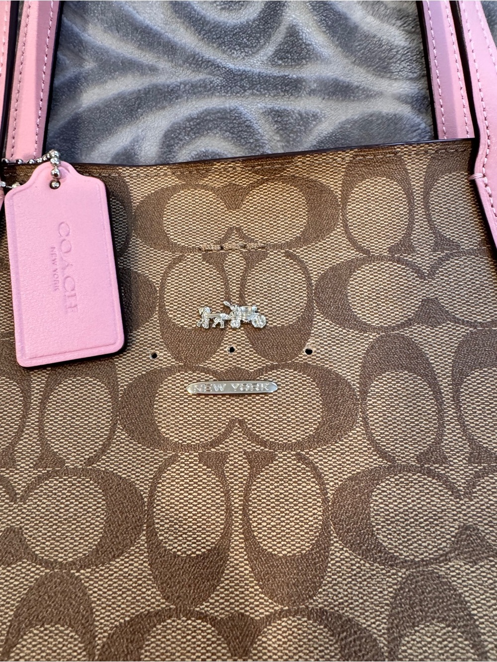 SALE! Coach Signature Large Tote Khaki & Pink Leather Pink Interior Authentic - Picture 3 of 9